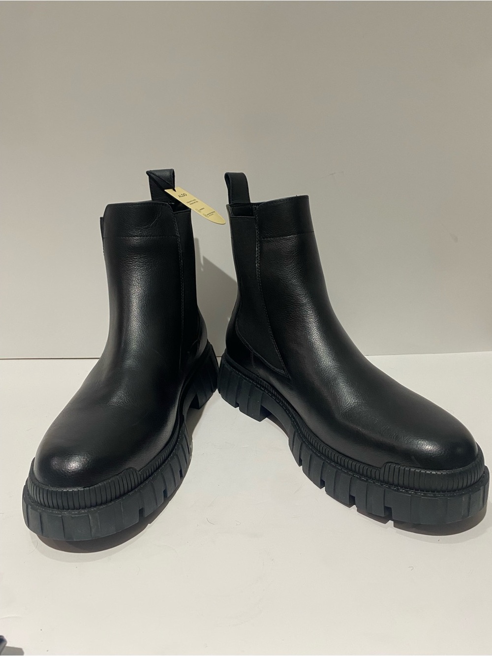 ALDO Black Waterproof Winter Chelsea Boots – US 10